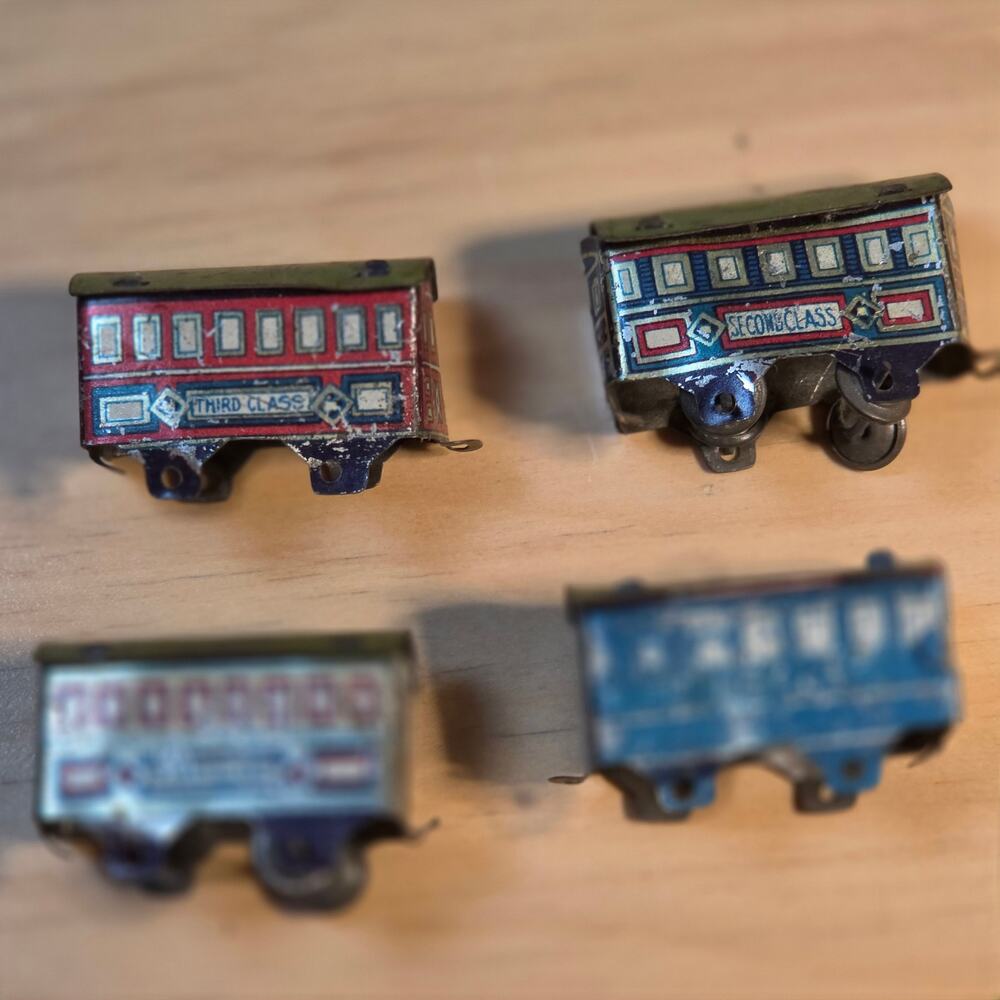 Vintage 1930s Japan Tin Litho Passenger Train Car Set 4pc Antique Penny Toys
